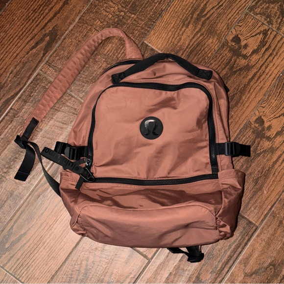 black patagonia sling bag bc1-all-packs Star Wars Baby Yoda Color:Dark Charcoal/ Lime (default) 1000+ is visible on the